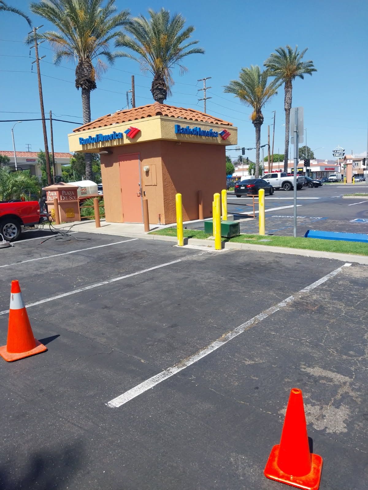 Gallery photos for Revitalized Bank ATM with Expert Pressure Washing: Image #1