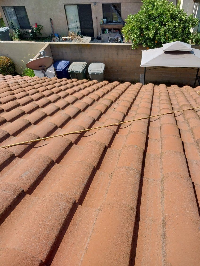 Gallery photos for Revitalize Your Roof with Expert Roof Cleaning: Image #2